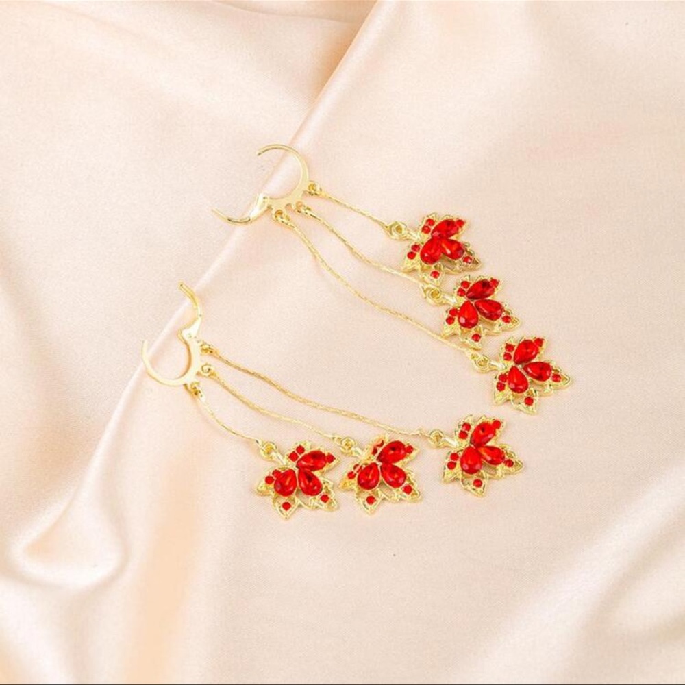 🍁 Leaf Earrings 🍁 - Picture 2 of 5